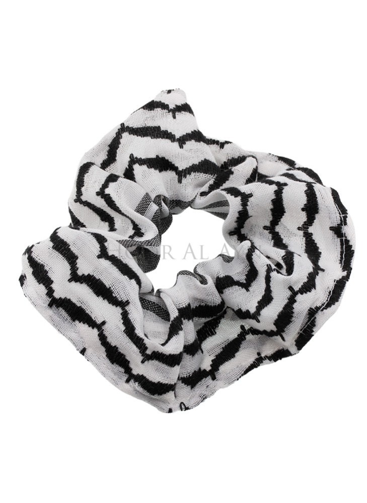 Haargummi im Kufiya Design – Elastisch & angenehm | Hoor Al Ayn