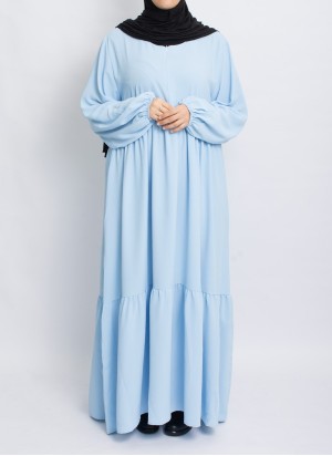 Abaya Hoor Classic – Elegante Abaya in Hellblau | Hoor Al Ayn