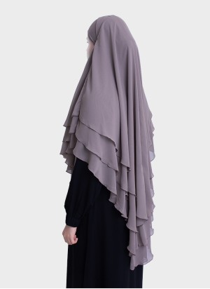 Dreilagiger Chiffon Khimar mit elegantem Fall | Hoor Al Ayn