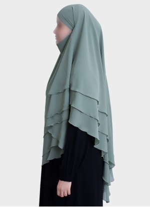 Dreilagiger Chiffon Khimar mit elegantem Fall | Hoor Al Ayn